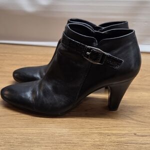 Bandolino Black Leather Women's Ankle Boots